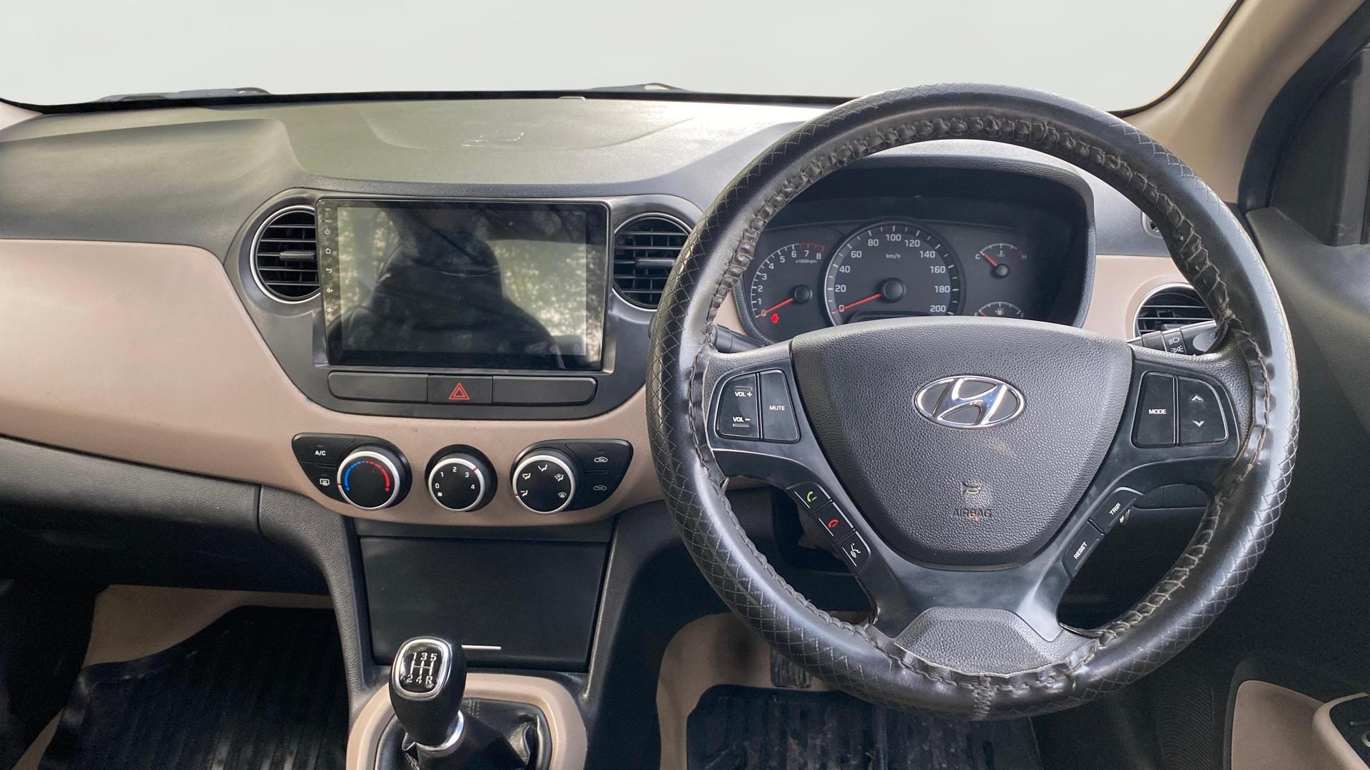 View 2018 Hyundai Xcent SX Petrol Image 20 Used 2018 Hyundai Xcent SX Petrol Image 20