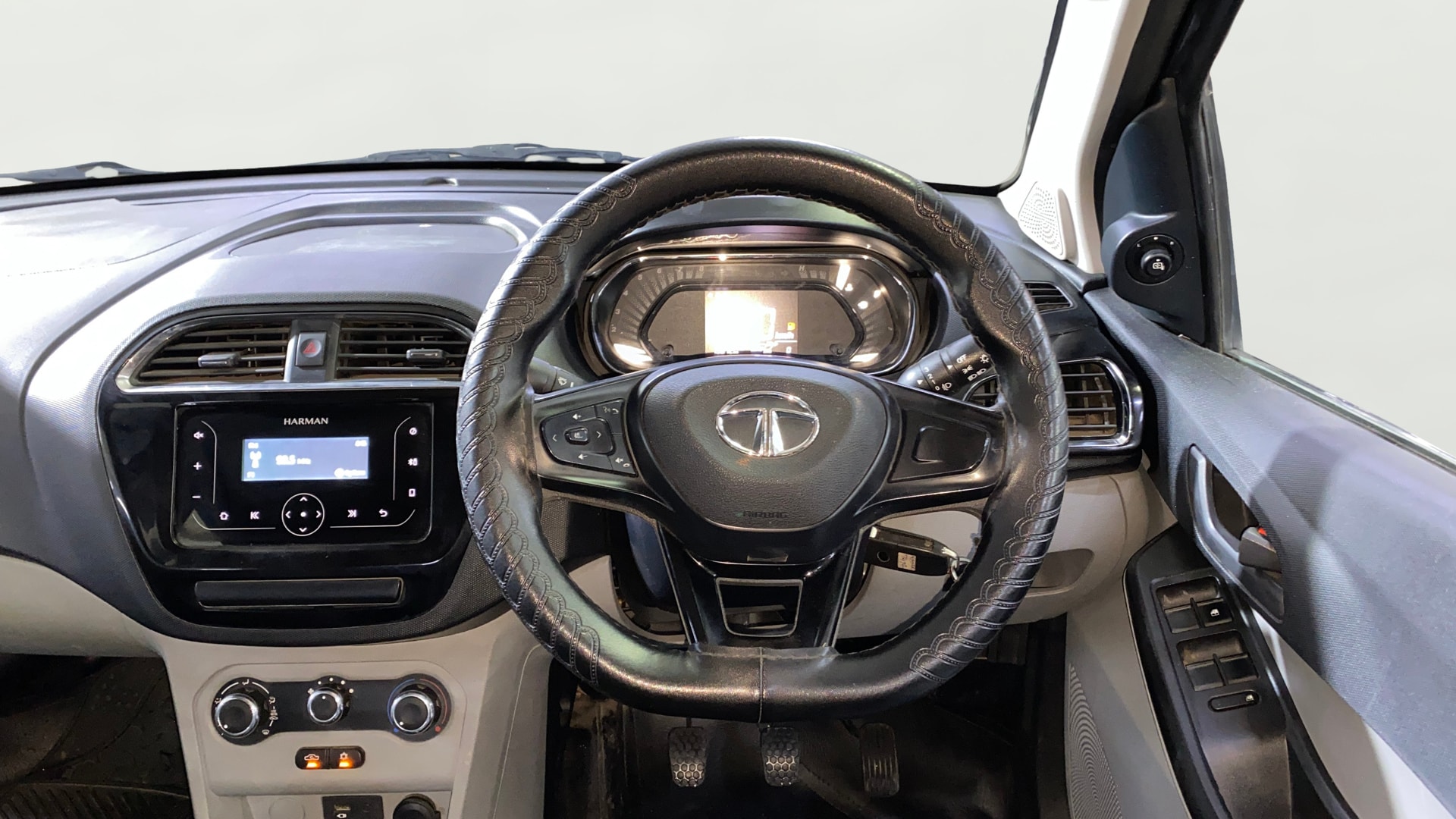 Used 2023 Tata Tiago Used 2023 Tata Tiago