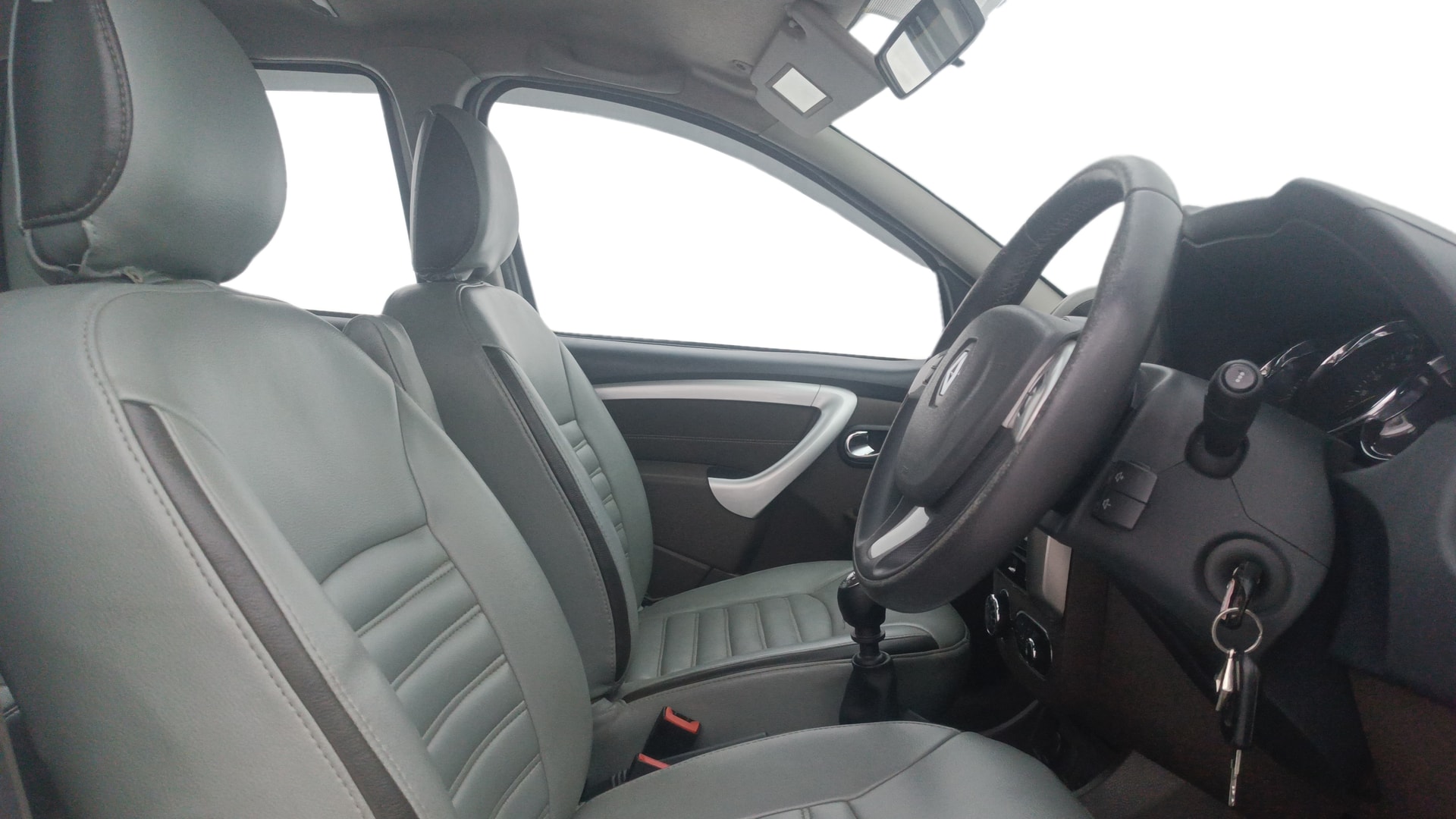 View 2016 Renault Duster Diesel 110PS RXZ AMT Image 26 Used 2016 Renault Duster Diesel 110PS RXZ AMT Image 26