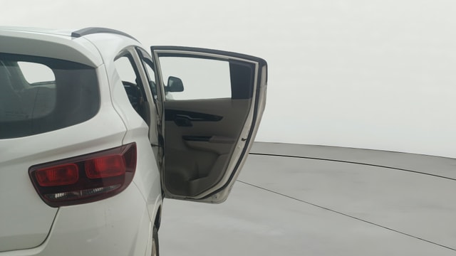 View Mahindra KUV100 Image 7 Used Mahindra KUV100 Image 7