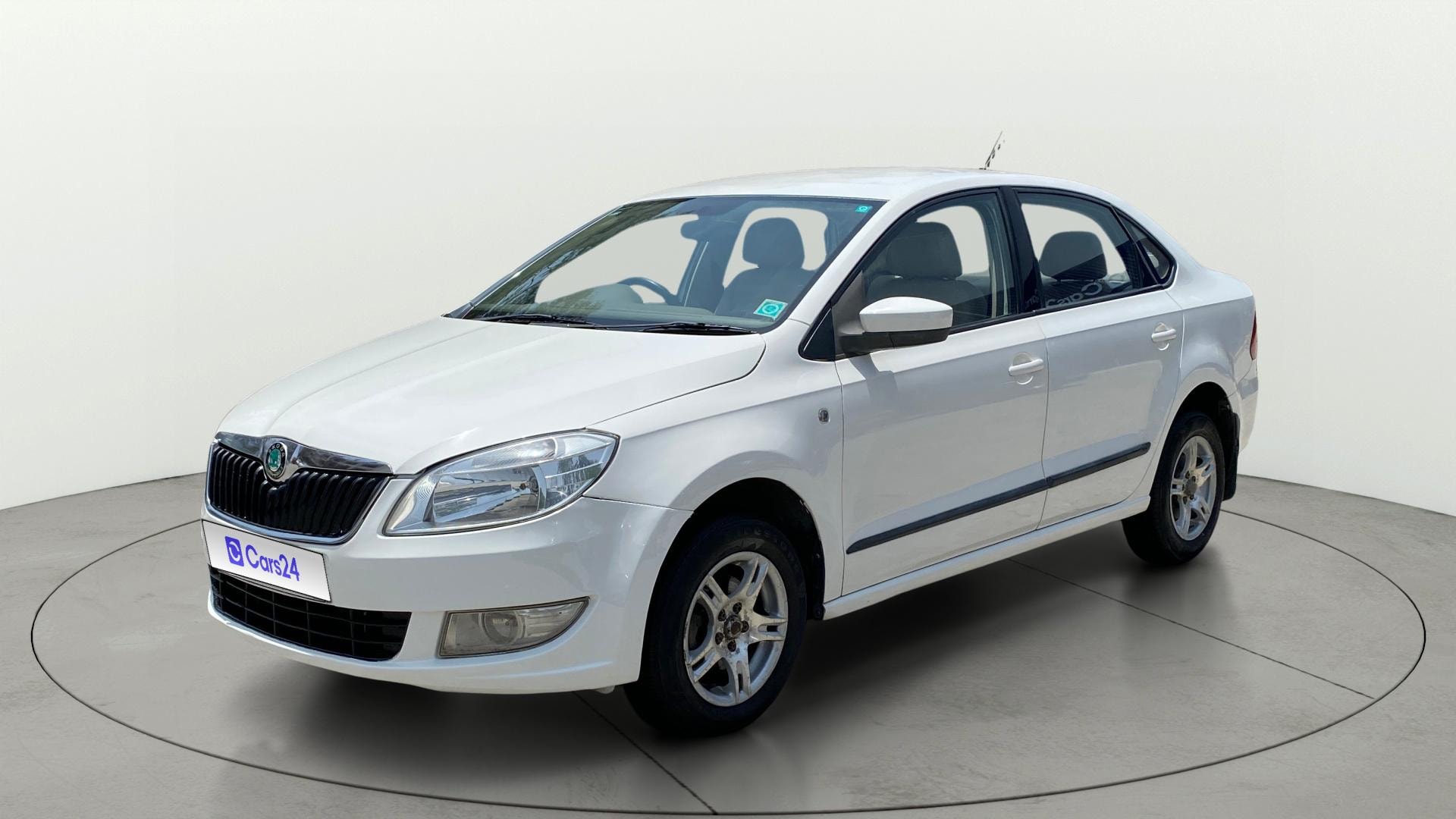 View 2013 Skoda Rapid 1.6 MPI Ambition Petrol AT BS IV Image 35 Used 2013 Skoda Rapid 1.6 MPI Ambition Petrol AT BS IV Image 35