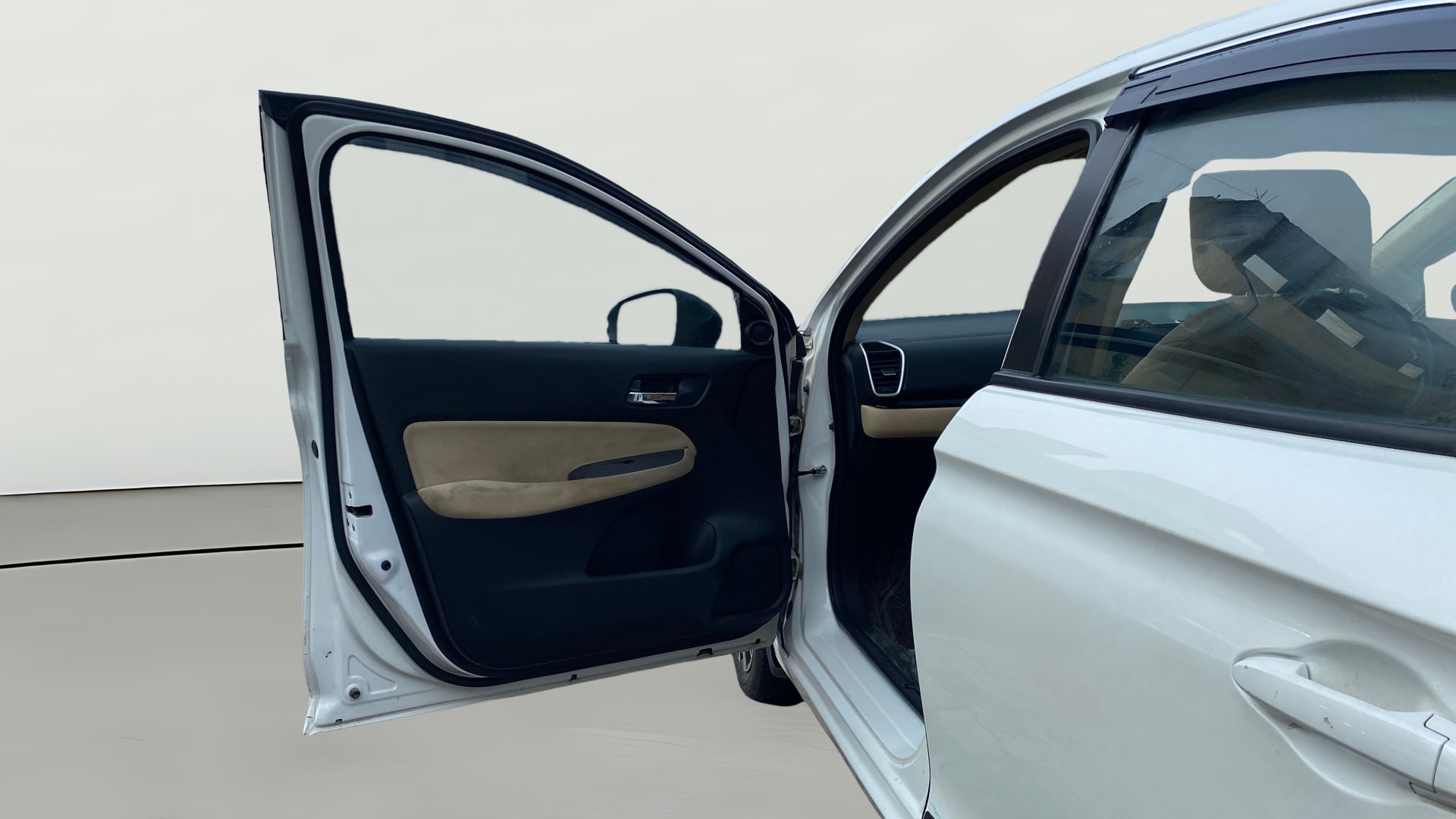 View 2022 Honda City ZX MT Diesel Anniversary Edition Image 33 Used 2022 Honda City ZX MT Diesel Anniversary Edition Image 33
