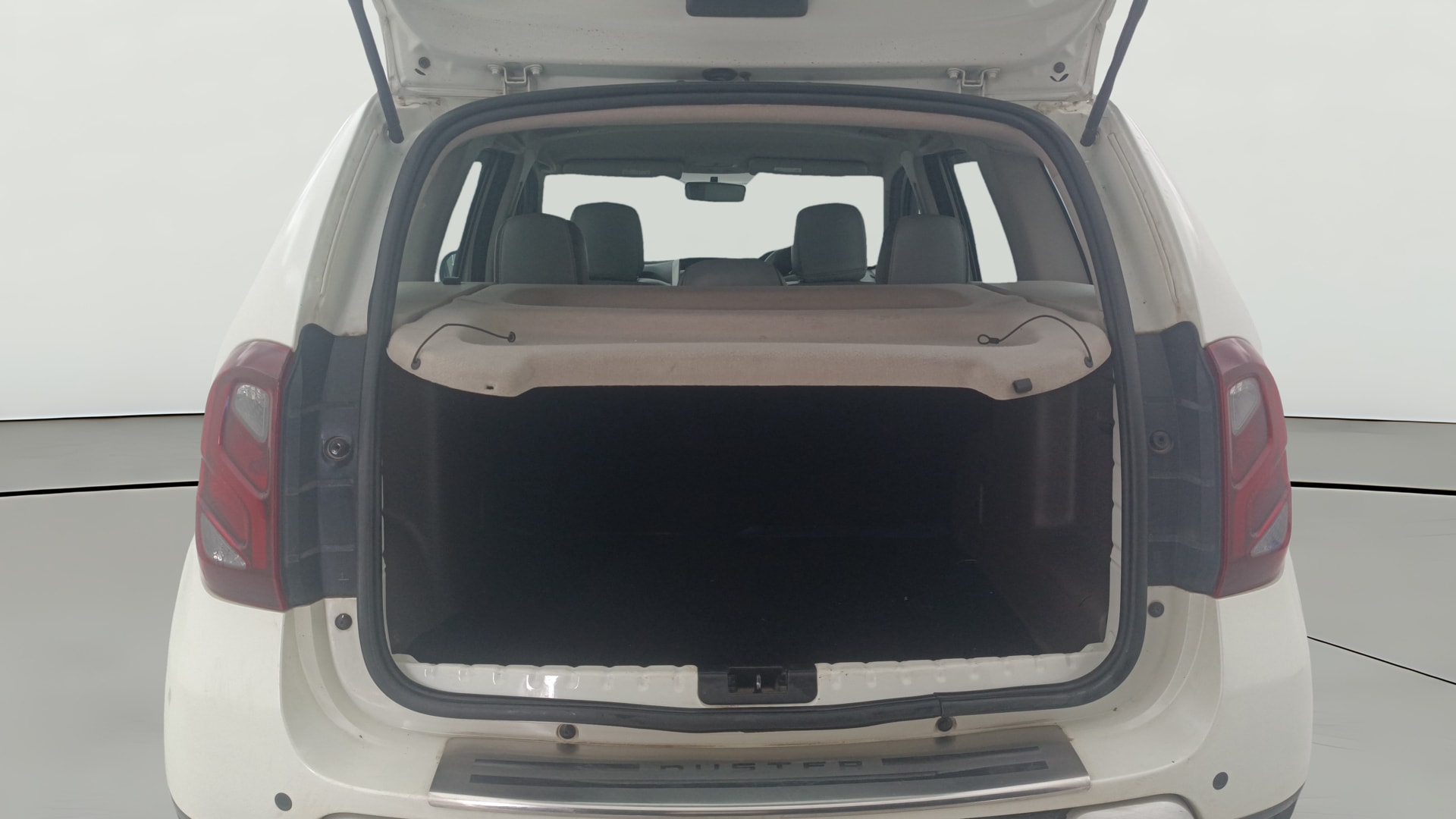 View 2016 Renault Duster Diesel 110PS RXZ AMT Image 37 Used 2016 Renault Duster Diesel 110PS RXZ AMT Image 37