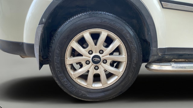 View Mahindra XUV500 Image 26 Used Mahindra XUV500 Image 26