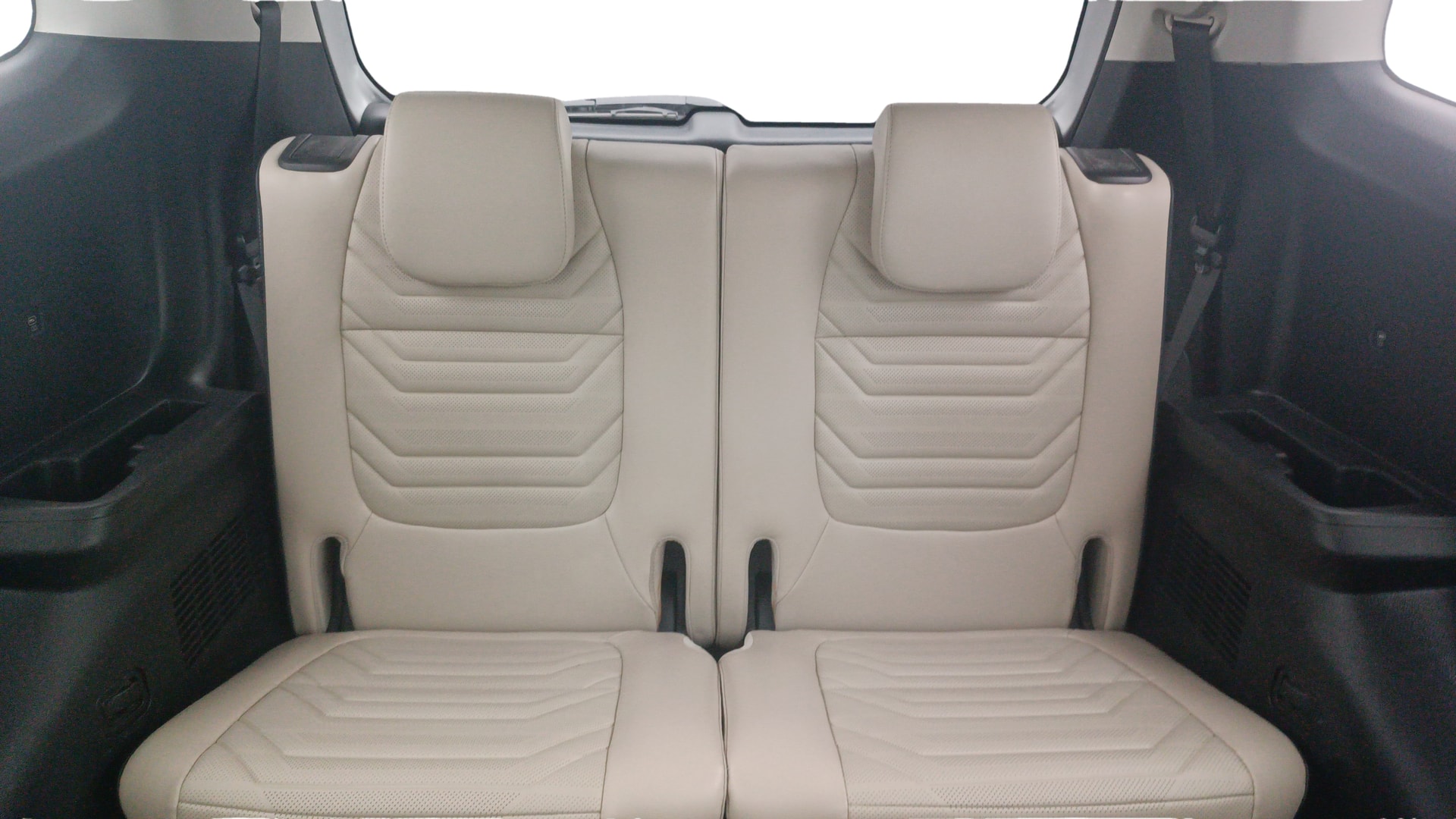 View 2024 Kia Carens Luxury Plus 1.5 Turbo Petrol DCT 7 STR Image 10 Used 2024 Kia Carens Luxury Plus 1.5 Turbo Petrol DCT 7 STR Image 10