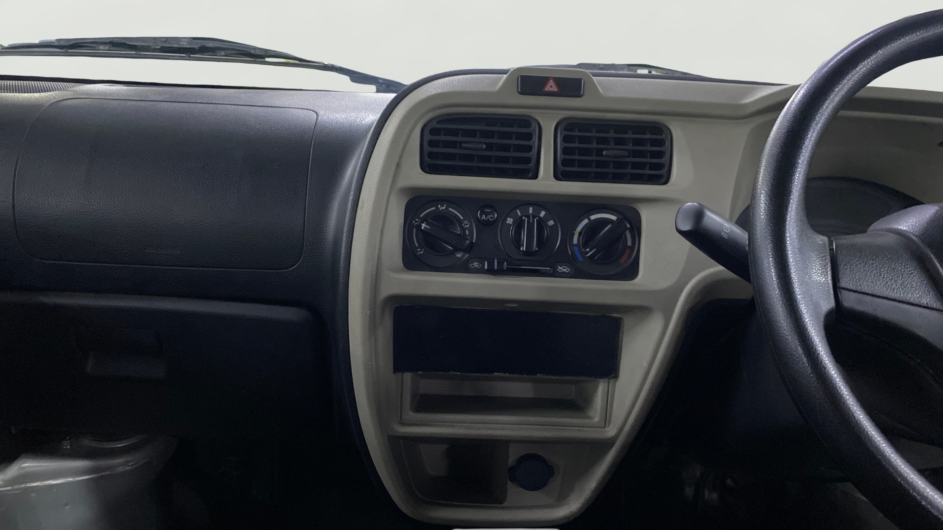 View 2024 Maruti Suzuki 1000 Base Variant Image 17 Used 2024 Maruti Suzuki 1000 Base Variant Image 17