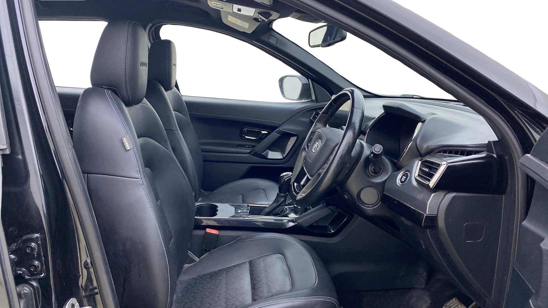 View 2023 Tata Safari XZA Plus Option Dark Image 19 Used 2023 Tata Safari XZA Plus Option Dark Image 19