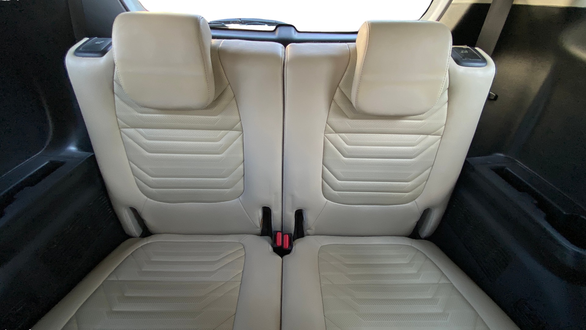 View 2022 Kia Carens Luxury Plus 1.5 AT Diesel 6 STR Image 10 Used 2022 Kia Carens Luxury Plus 1.5 AT Diesel 6 STR Image 10