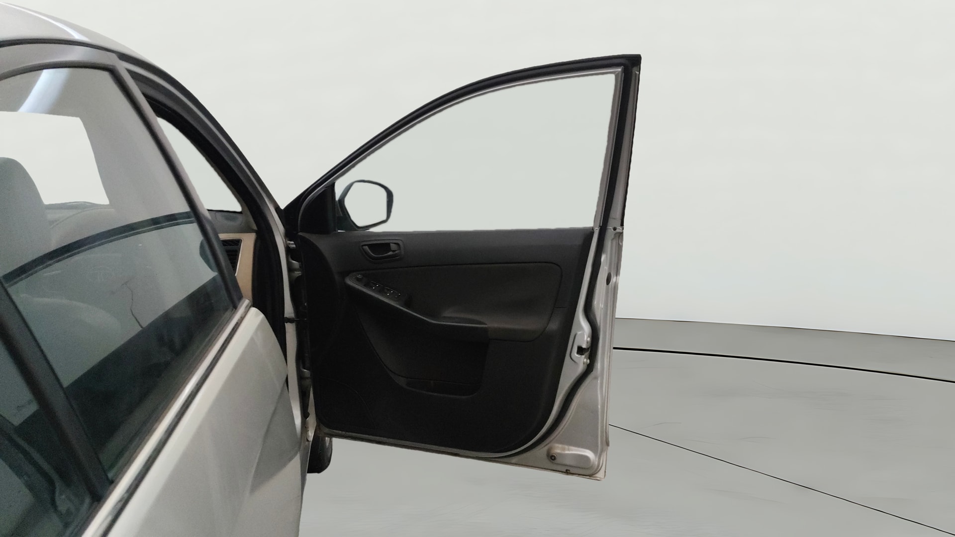 View 2015 Tata Zest XMS Petrol Image 43 Used 2015 Tata Zest XMS Petrol Image 43
