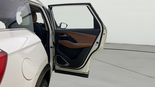 View MG Hector Plus Image 6 Used MG Hector Plus Image 6