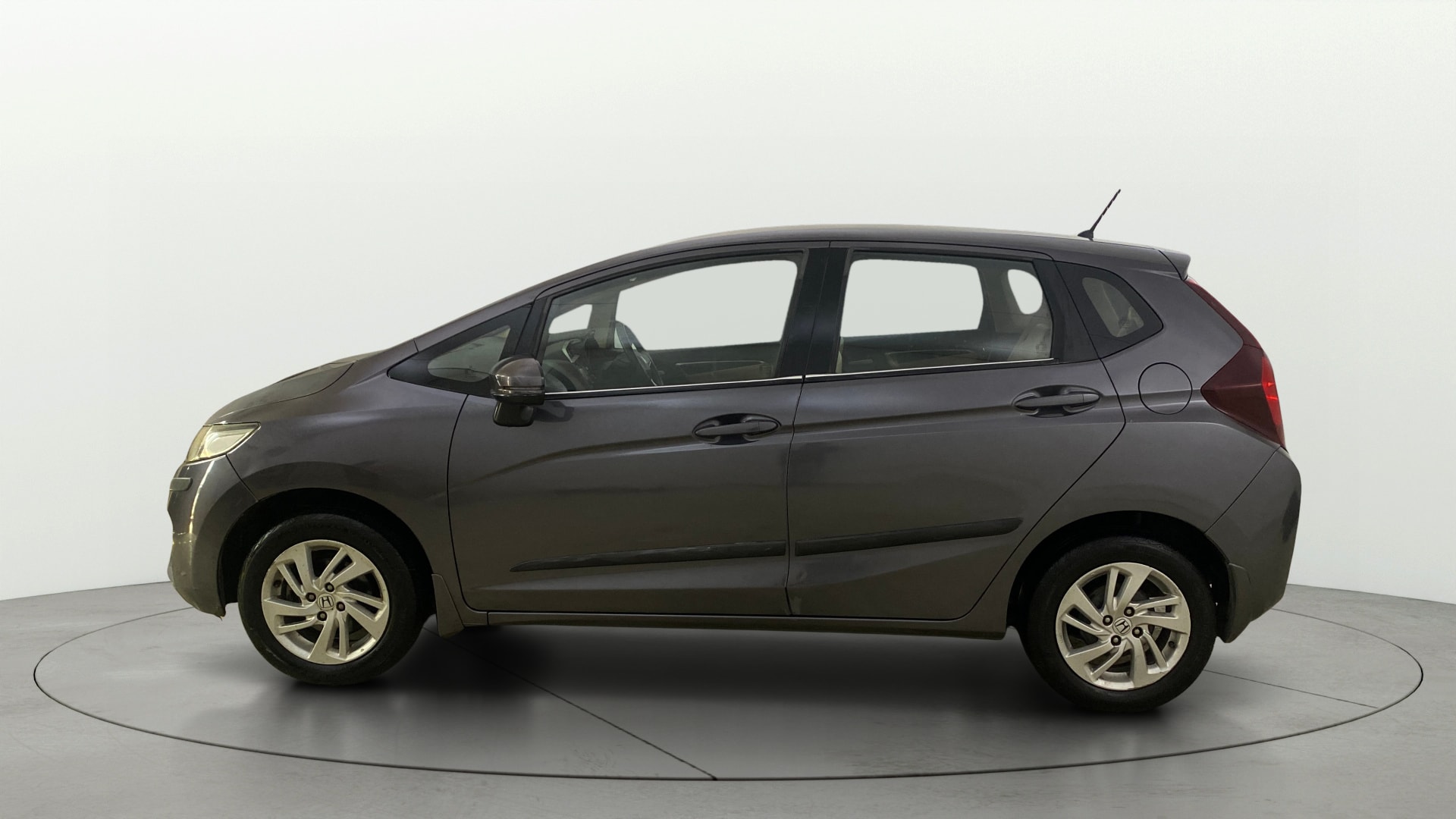 View 2017 Honda Jazz E MT Diesel Image 5 Used 2017 Honda Jazz E MT Diesel Image 5