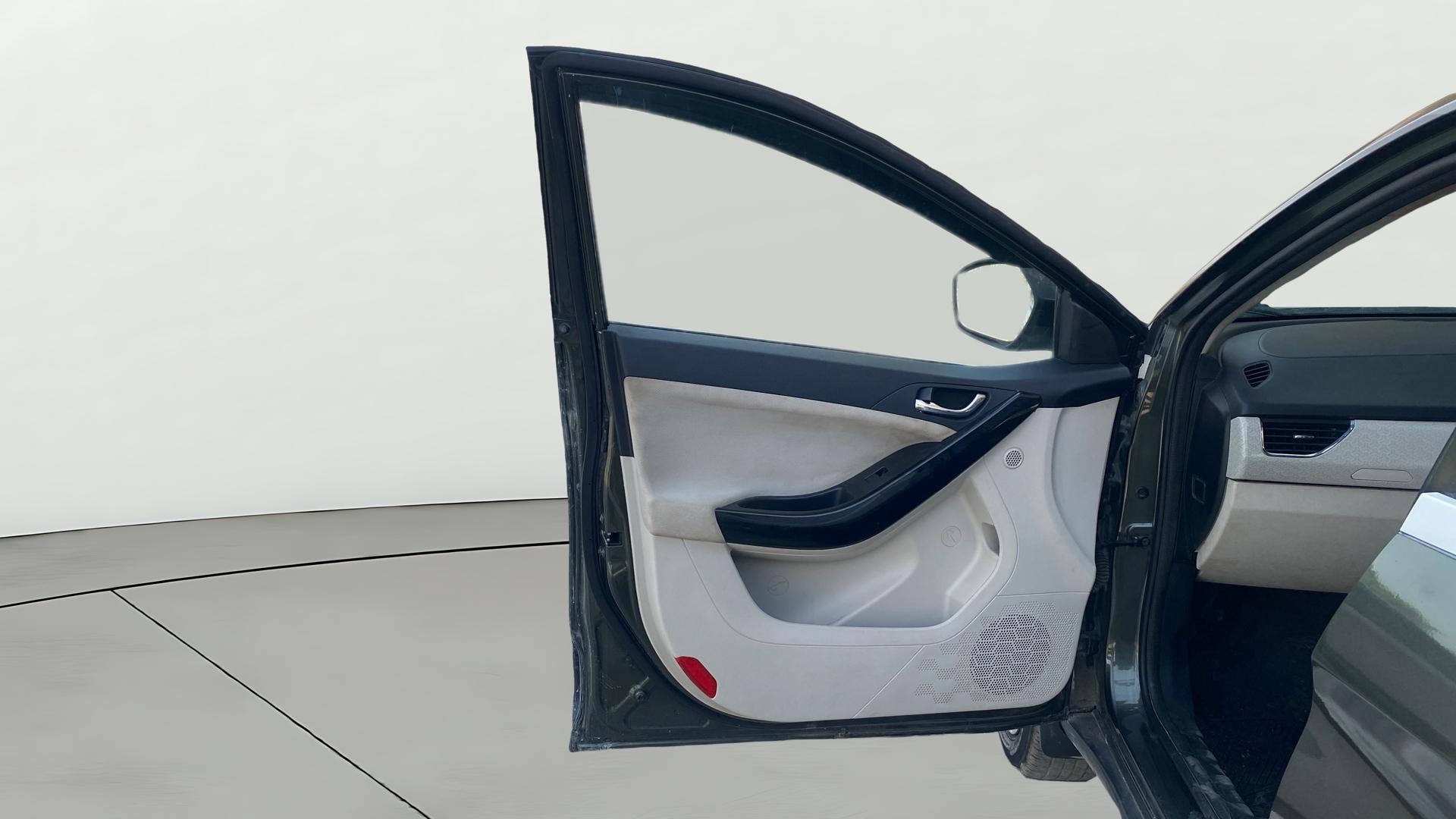 View 2021 Tata Nexon Revotron XZ Image 30 Used 2021 Tata Nexon Revotron XZ Image 30