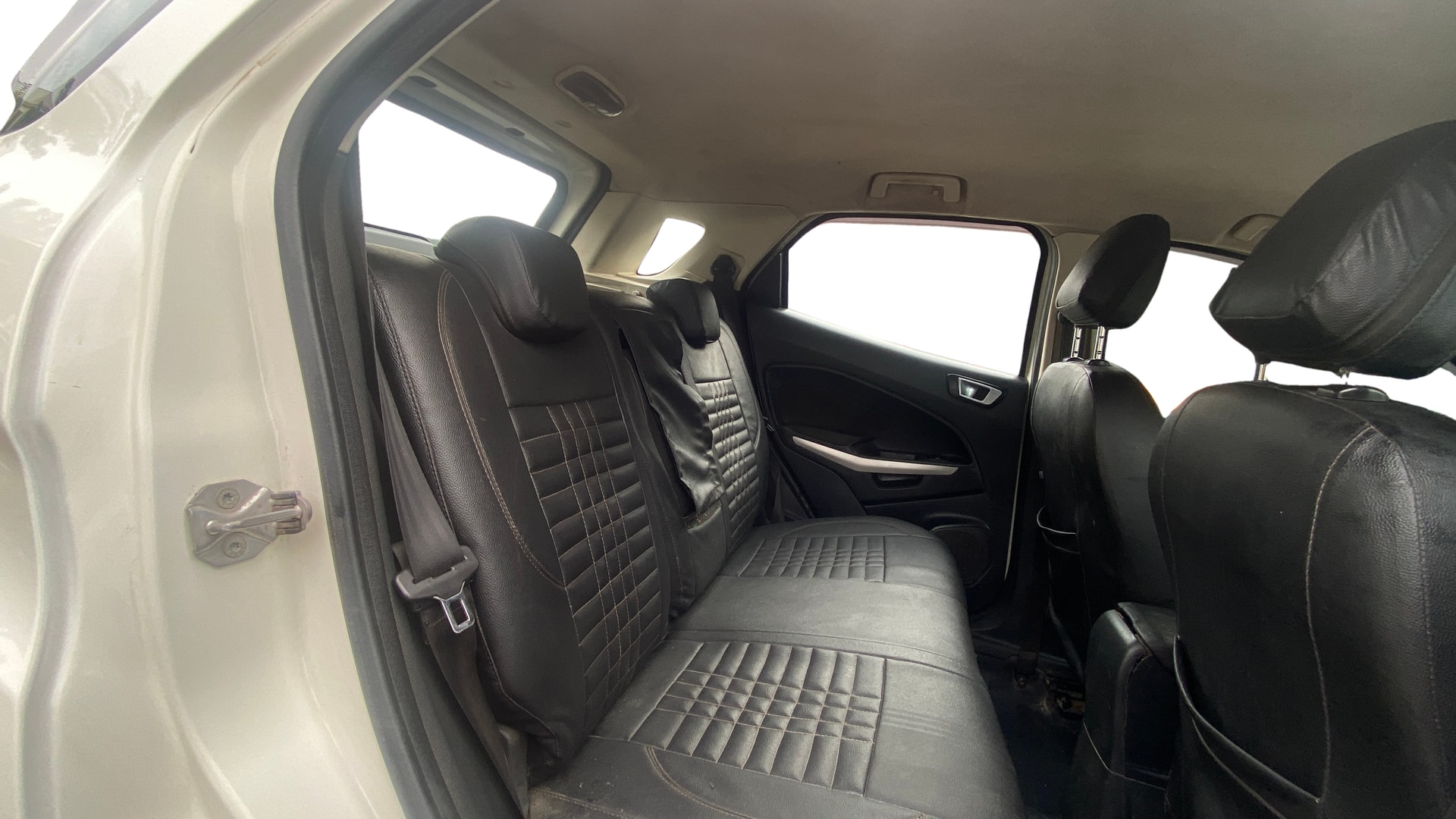 View 2018 Ford EcoSport 1.5 TDCi Diesel Ambiente BS IV Image 30 Used 2018 Ford EcoSport 1.5 TDCi Diesel Ambiente BS IV Image 30