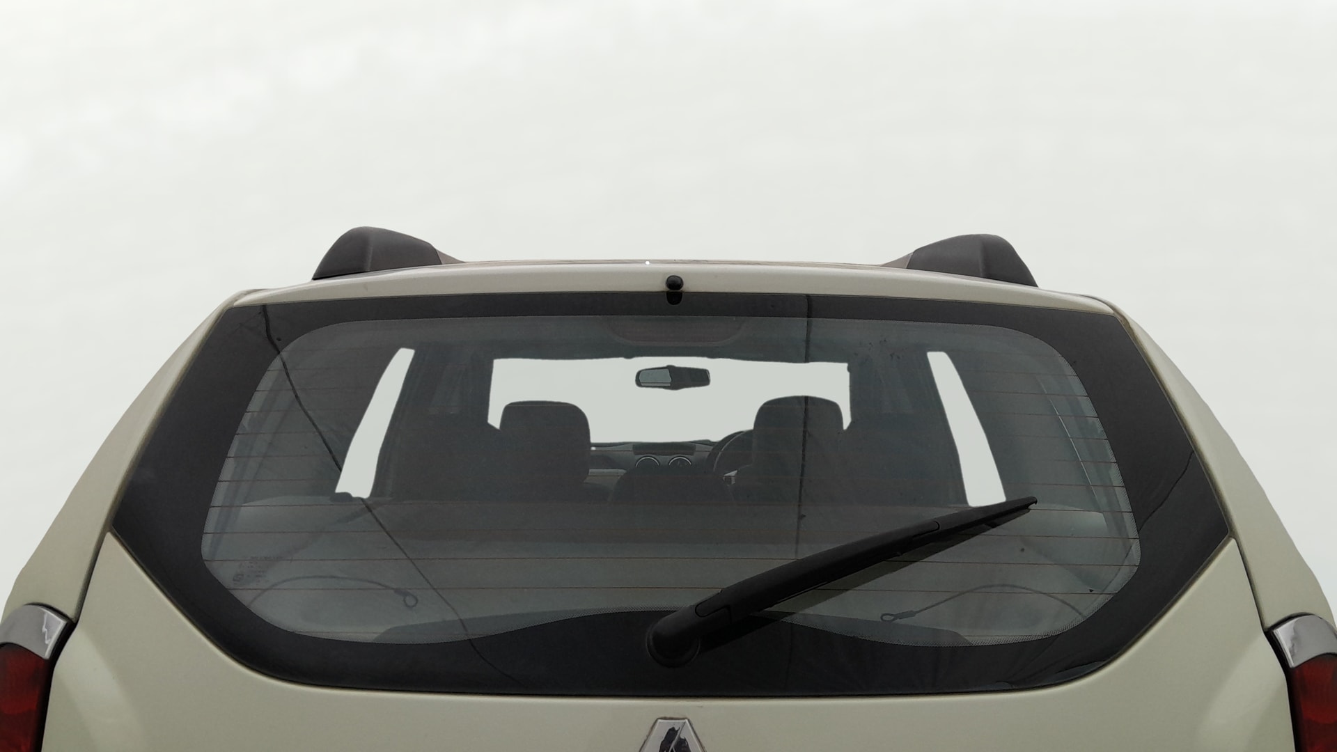 View 2015 Renault Duster Diesel 85PS 4x2 MT Image 3 Used 2015 Renault Duster Diesel 85PS 4x2 MT Image 3