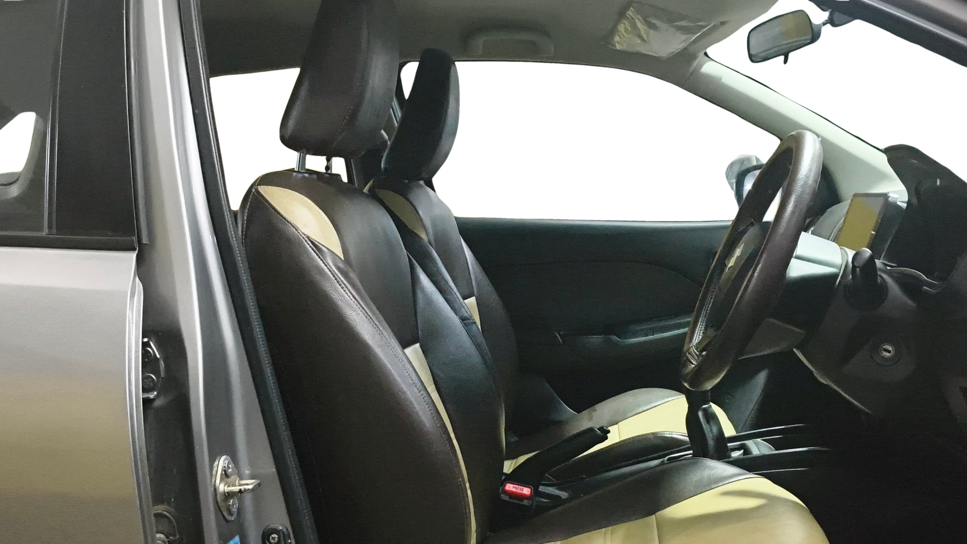 View 2020 Maruti Suzuki 1000 Base Variant Image 25 Used 2020 Maruti Suzuki 1000 Base Variant Image 25