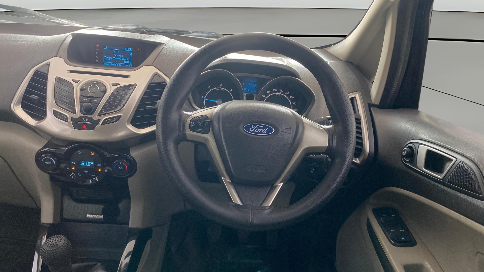View 2014 Ford EcoSport 1.5 TDCi Diesel Ambiente BS IV Image 20 Used 2014 Ford EcoSport 1.5 TDCi Diesel Ambiente BS IV Image 20
