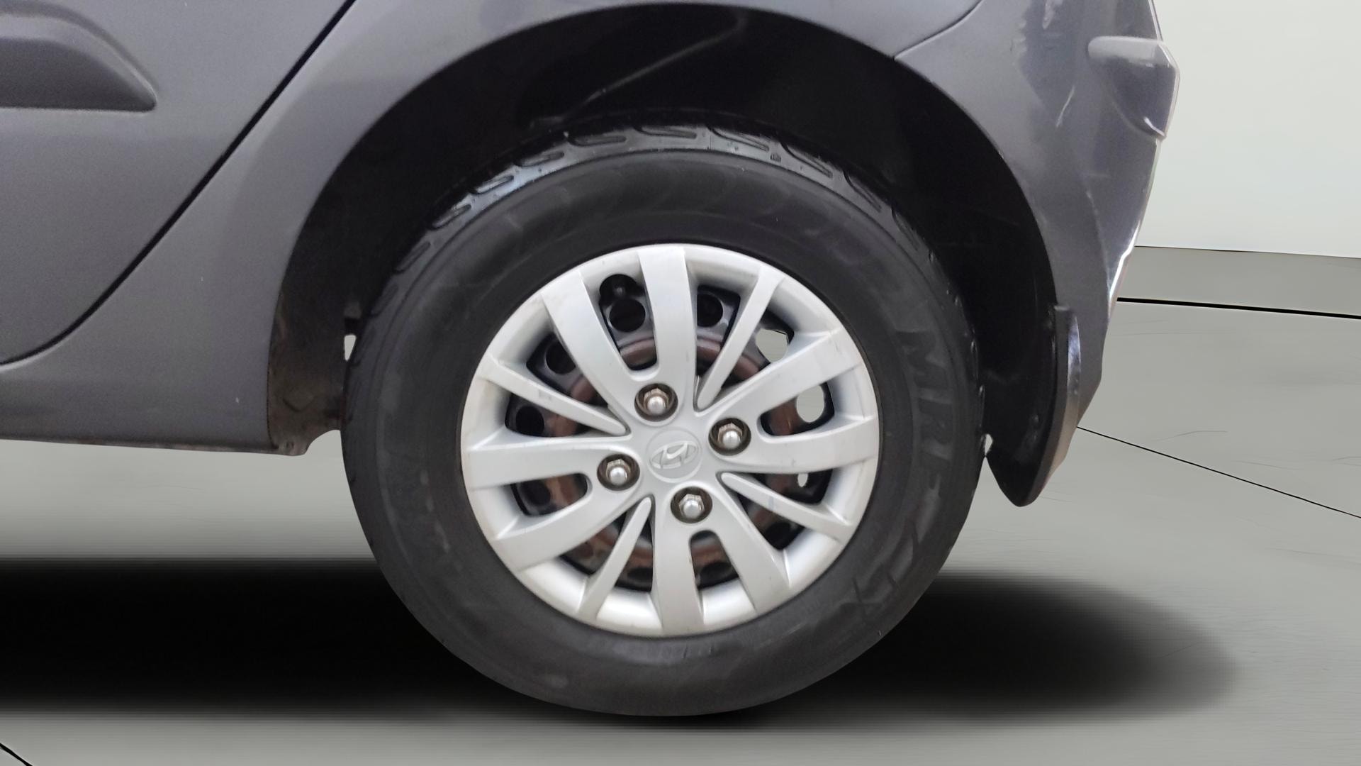View 2015 Hyundai i10 1.2 Asta MT Image 11 Used 2015 Hyundai i10 1.2 Asta MT Image 11