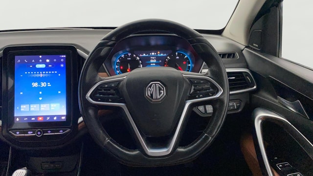 View MG Hector Plus Image 14 Used MG Hector Plus Image 14