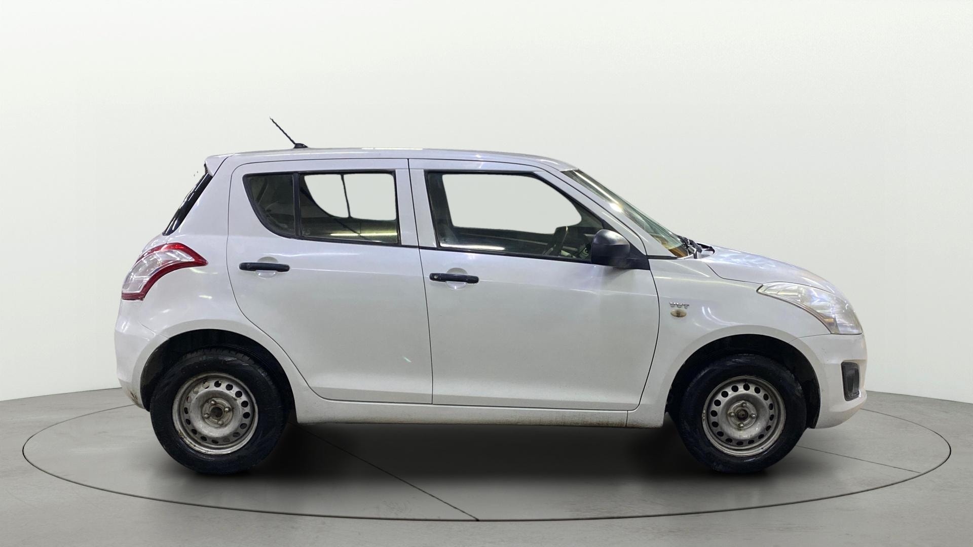 View 2016 Maruti Suzuki 1000 Base Variant Image 29 Used 2016 Maruti Suzuki 1000 Base Variant Image 29