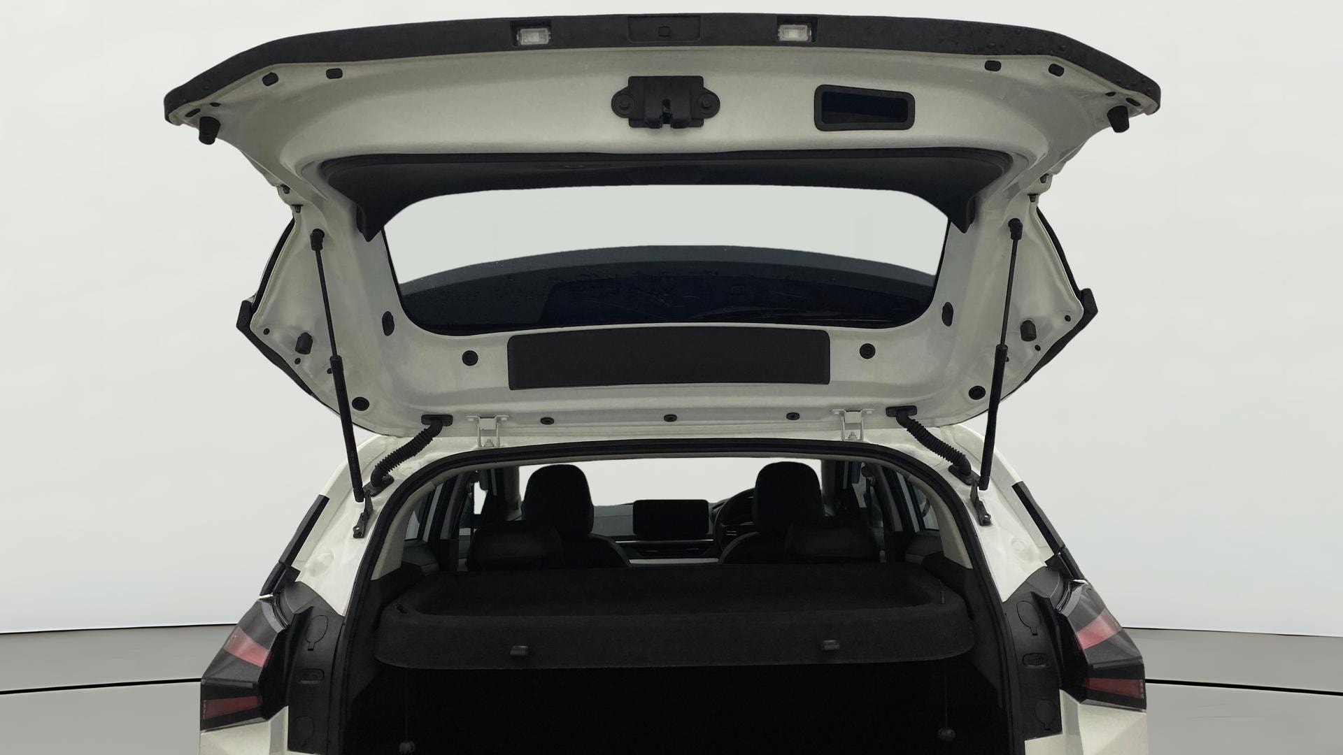 View 2025 Tata Nexon Revotron XE Image 16 Used 2025 Tata Nexon Revotron XE Image 16