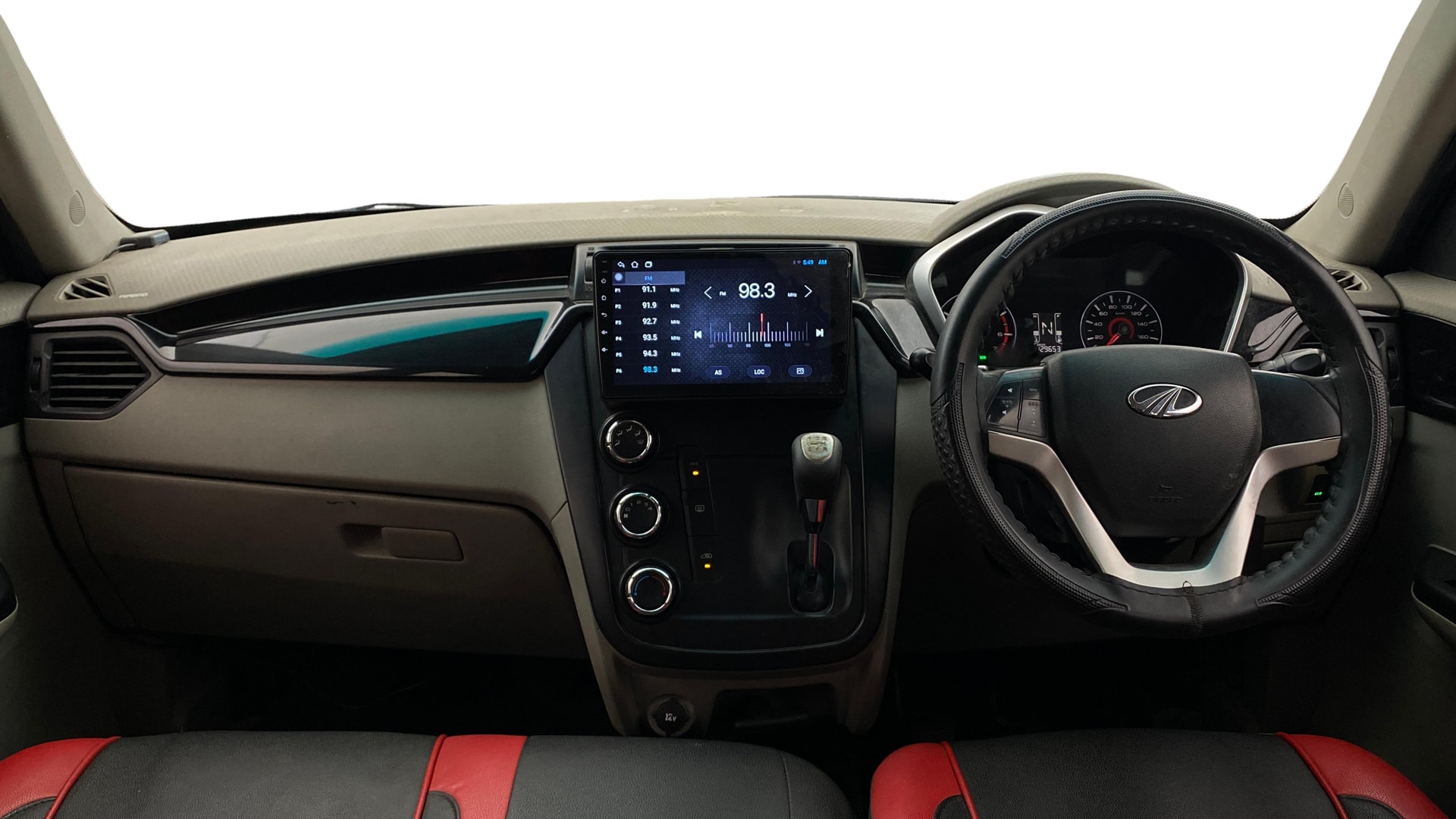 View 2016 Mahindra KUV100 K8 Diesel 6 Seater BS IV Image 15 Used 2016 Mahindra KUV100 K8 Diesel 6 Seater BS IV Image 15