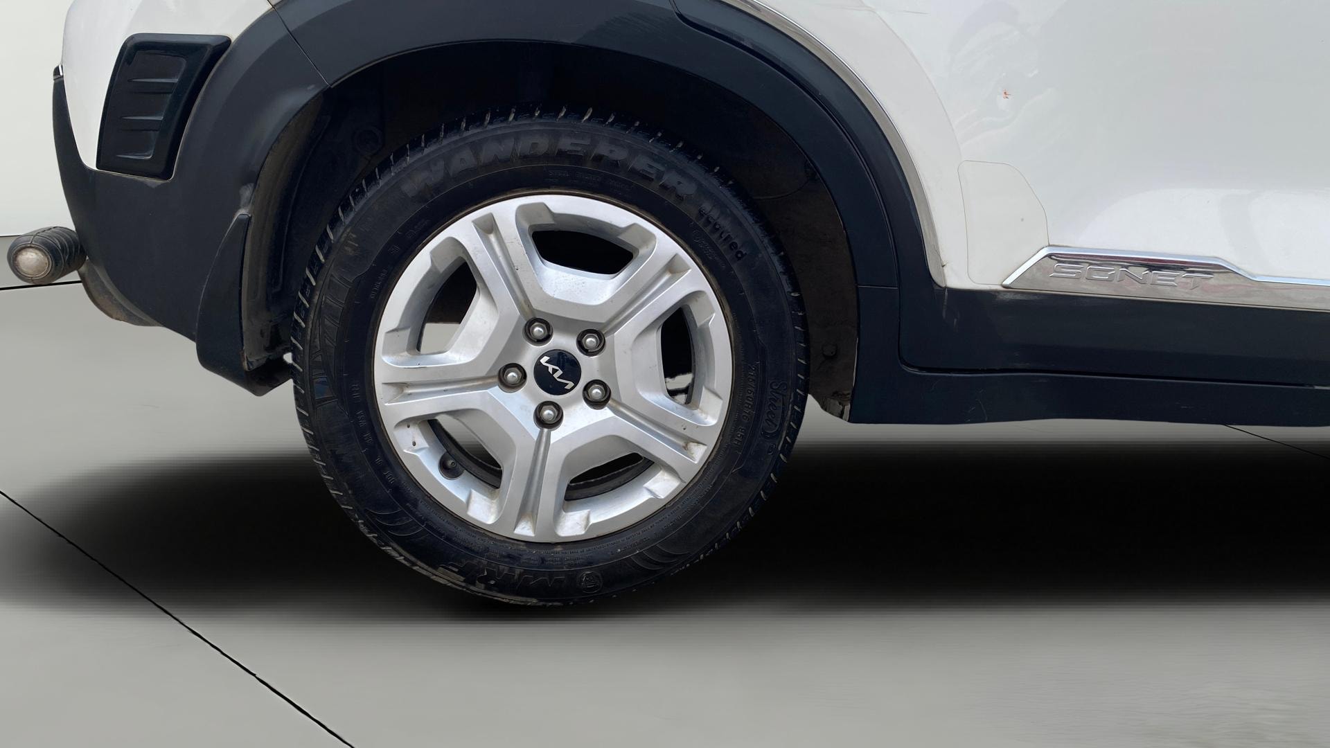 View 2022 Kia Sonet HTK Petrol Image 23 Used 2022 Kia Sonet HTK Petrol Image 23