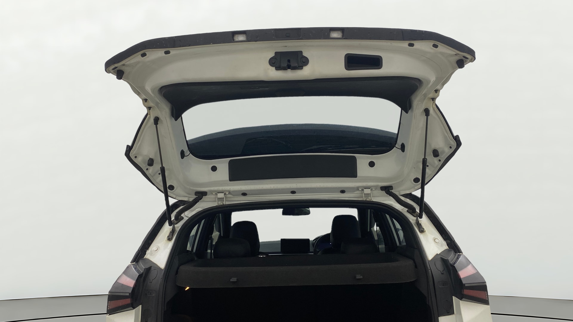View 2024 Tata Nexon Revotron XE Image 17 Used 2024 Tata Nexon Revotron XE Image 17