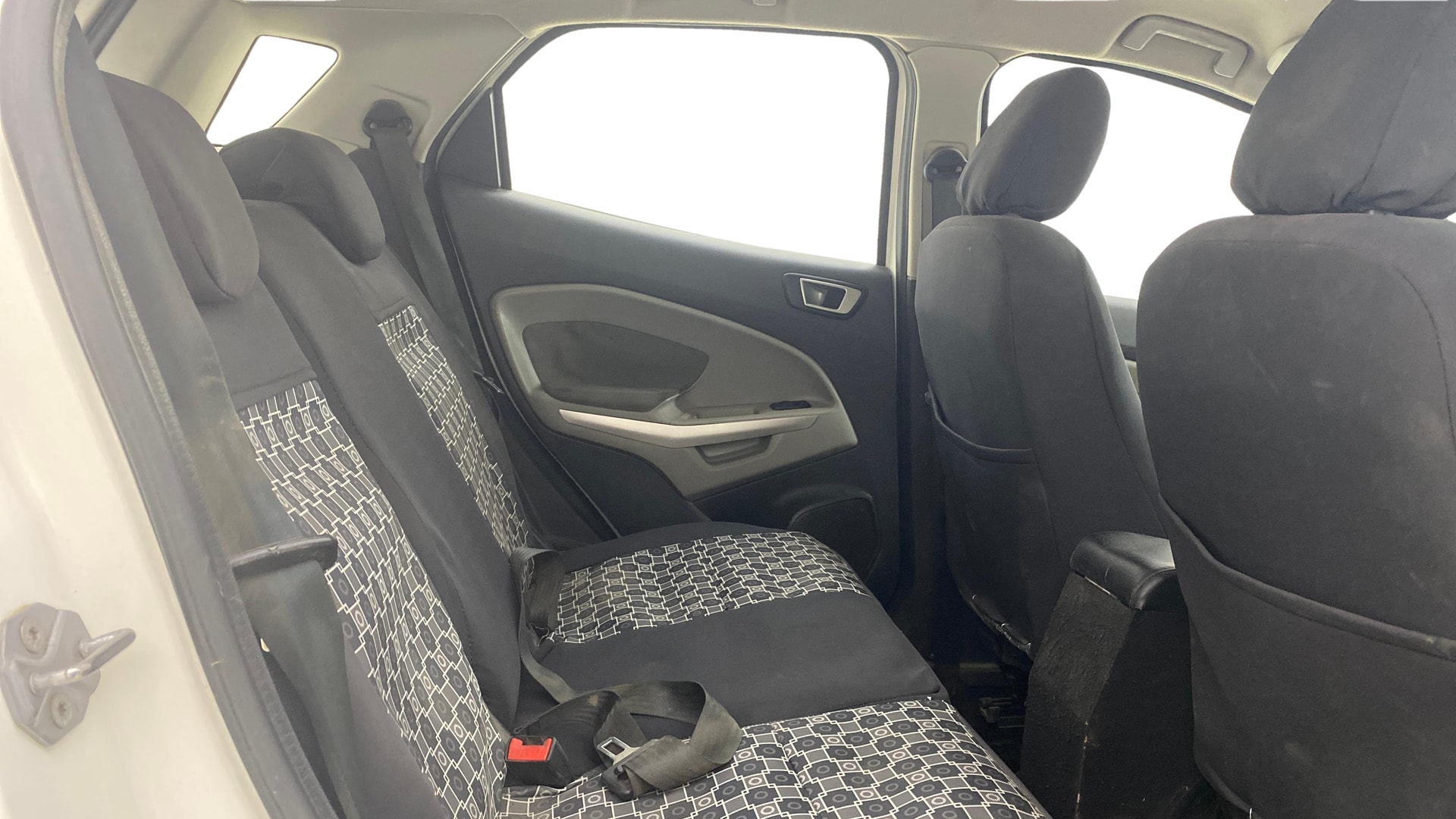 View 2017 Ford EcoSport 1.5 TDCi Diesel Ambiente BS IV Image 35 Used 2017 Ford EcoSport 1.5 TDCi Diesel Ambiente BS IV Image 35