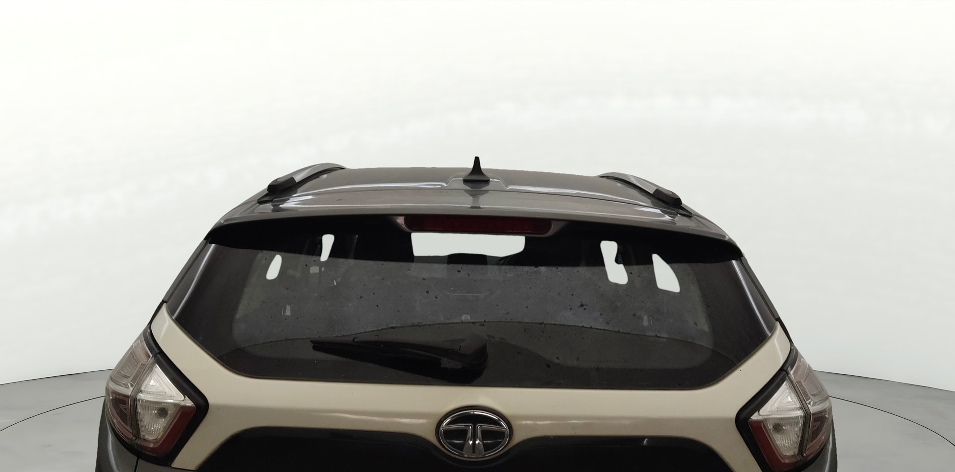 View 2017 Tata Nexon Revotron XE Image 4 Used 2017 Tata Nexon Revotron XE Image 4
