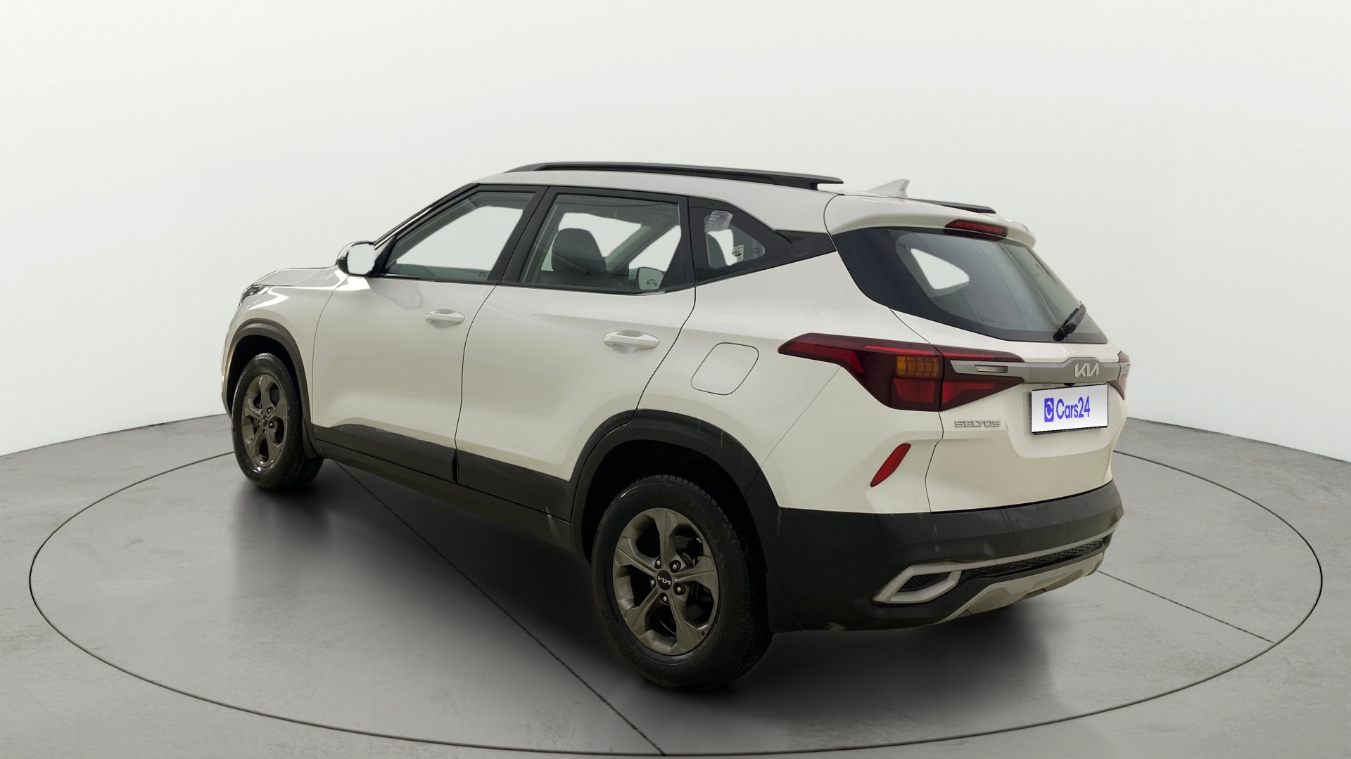 View 2022 Kia Seltos D1.5 CRDI VGT 6MT HTK Plus Image 2 Used 2022 Kia Seltos D1.5 CRDI VGT 6MT HTK Plus Image 2