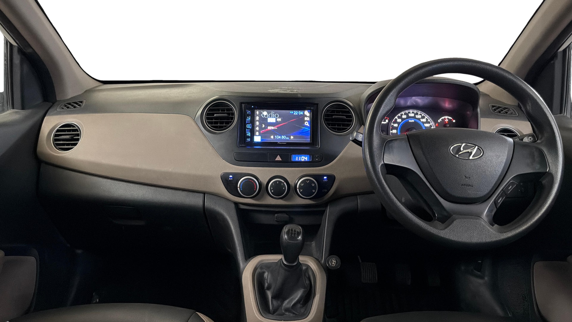 View 2016 Hyundai Grand i10 Magna 1.2 Kappa VTVT Image 15 Used 2016 Hyundai Grand i10 Magna 1.2 Kappa VTVT Image 15