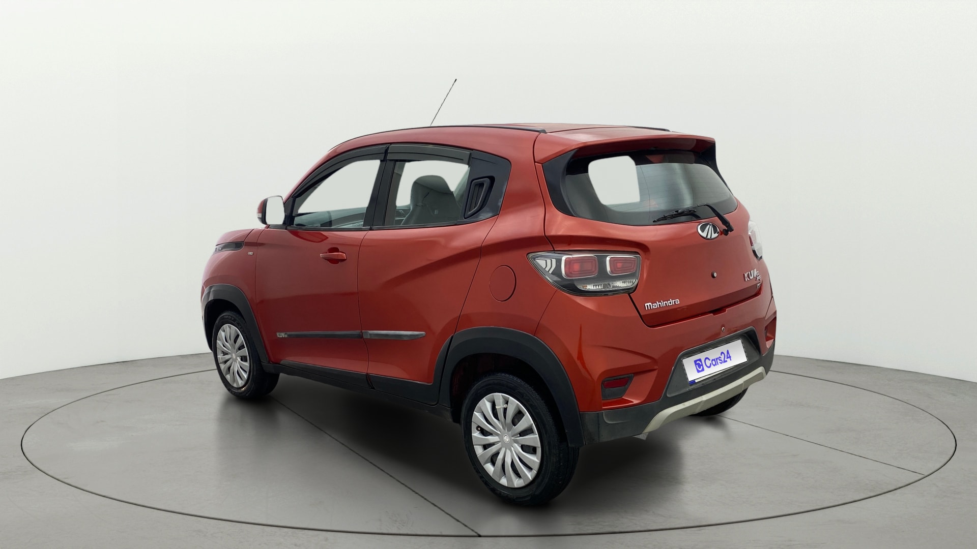 View 2018 Mahindra KUV100 K2 Petrol BS IV Image 2 Used 2018 Mahindra KUV100 K2 Petrol BS IV Image 2