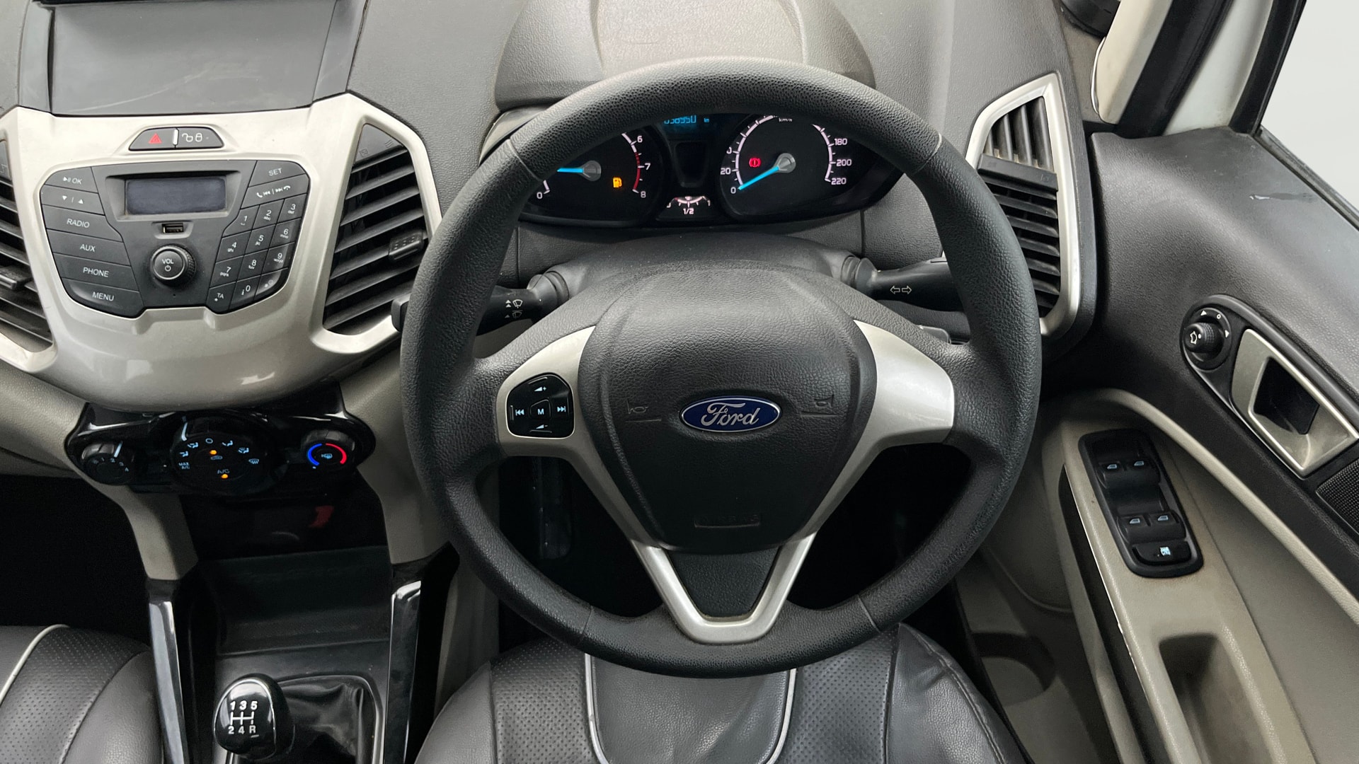 View 2016 Ford EcoSport 1.5 TDCi Diesel Ambiente BS IV Image 20 Used 2016 Ford EcoSport 1.5 TDCi Diesel Ambiente BS IV Image 20