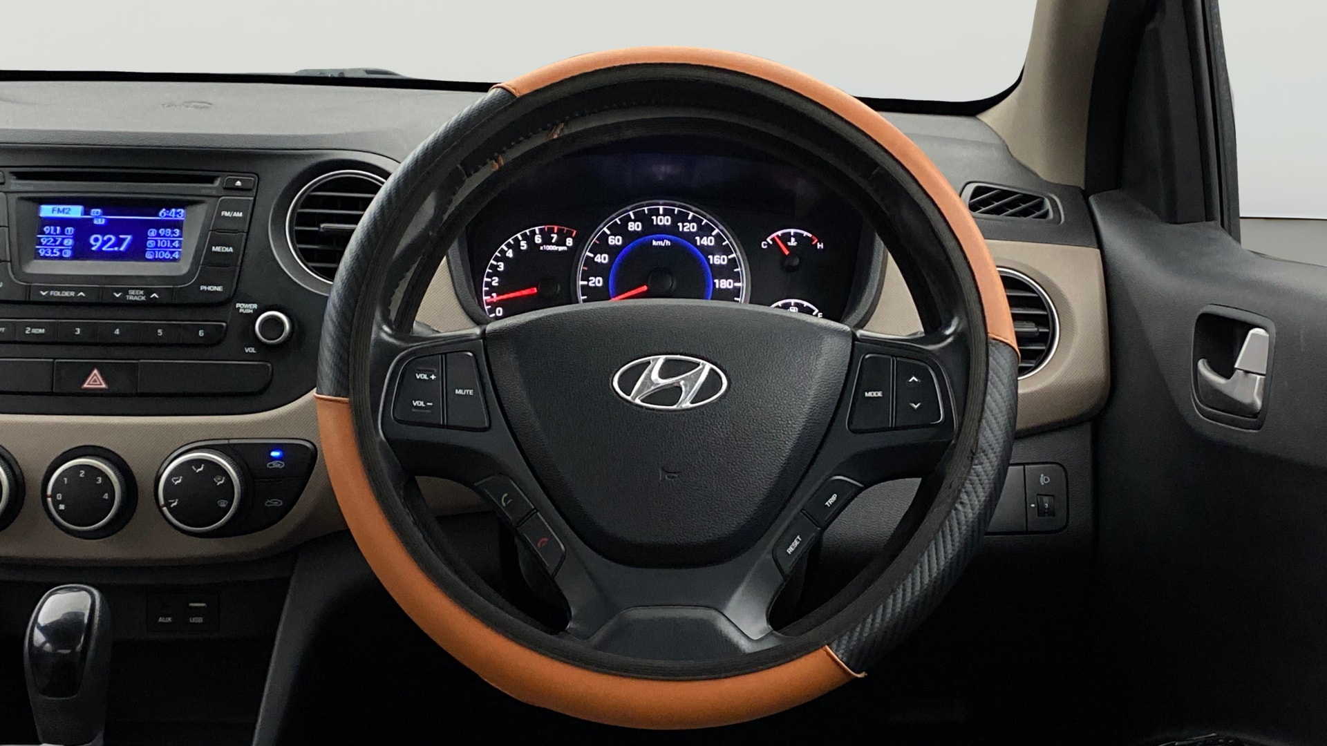 View 2016 Hyundai Grand i10 Asta AT 1.2 Kappa VTVT Image 20 Used 2016 Hyundai Grand i10 Asta AT 1.2 Kappa VTVT Image 20