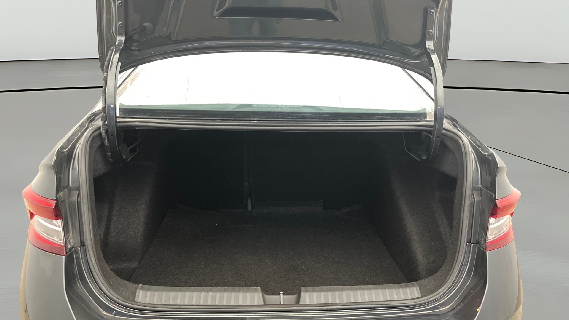 View 2022 Skoda Slavia Style 1.5 TSI DSG Image 41 Used 2022 Skoda Slavia Style 1.5 TSI DSG Image 41