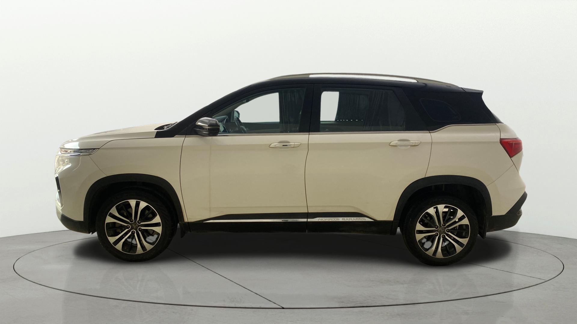 View 2023 MG Hector Sharp Diesel Dual Tone Image 27 Used 2023 MG Hector Sharp Diesel Dual Tone Image 27