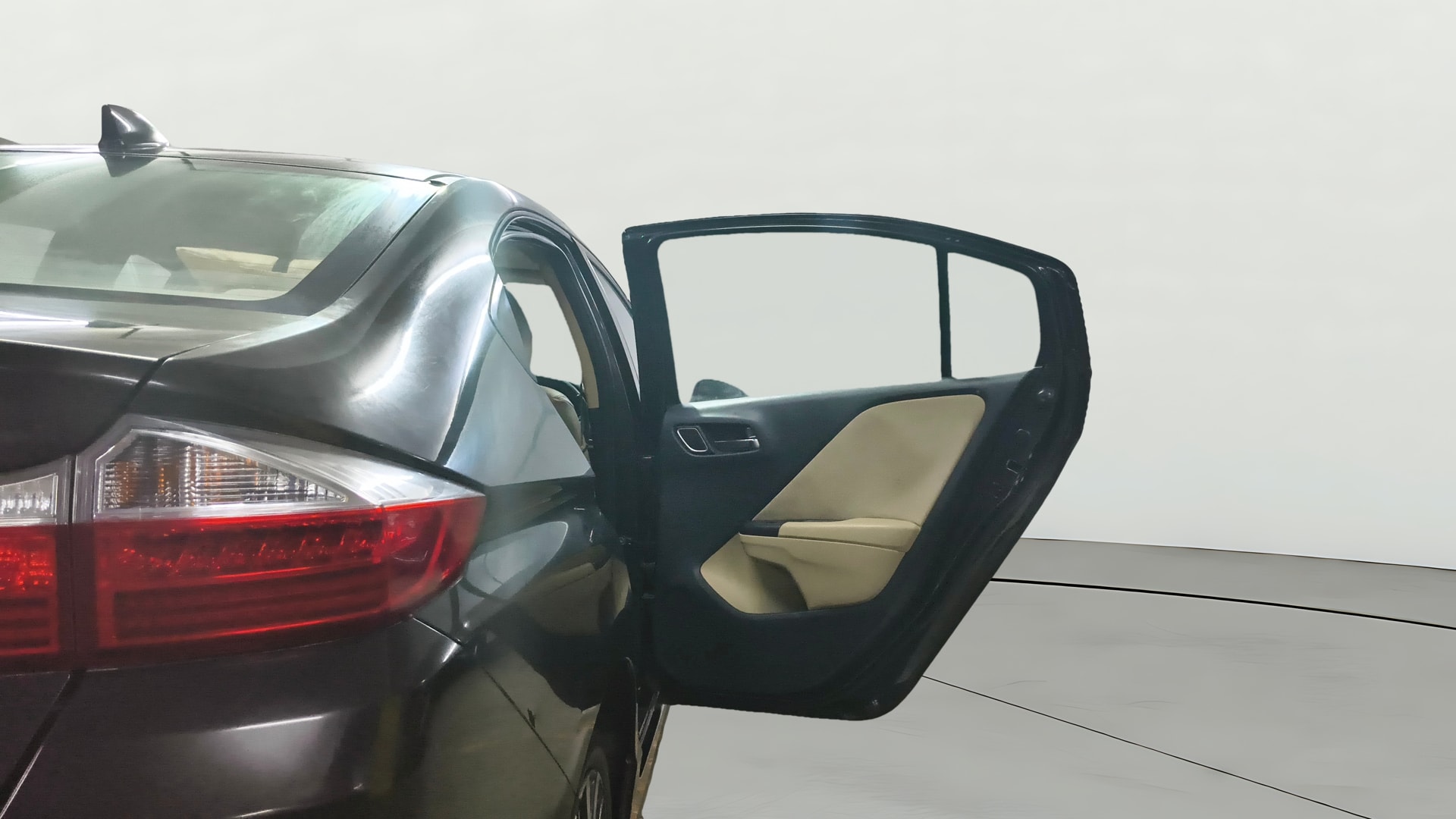 View 2019 Honda City ZX MT Diesel Anniversary Edition Image 8 Used 2019 Honda City ZX MT Diesel Anniversary Edition Image 8