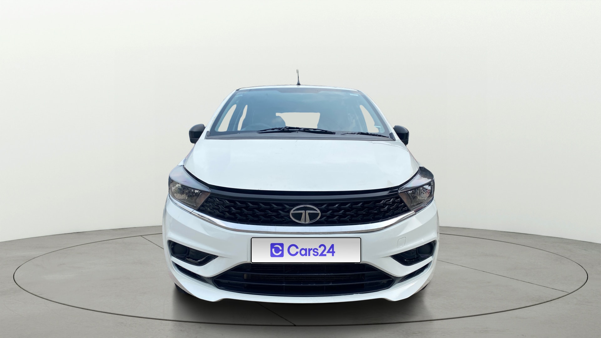View 2021 Tata Tiago Revotorq XB Image 1 Used 2021 Tata Tiago Revotorq XB Image 1