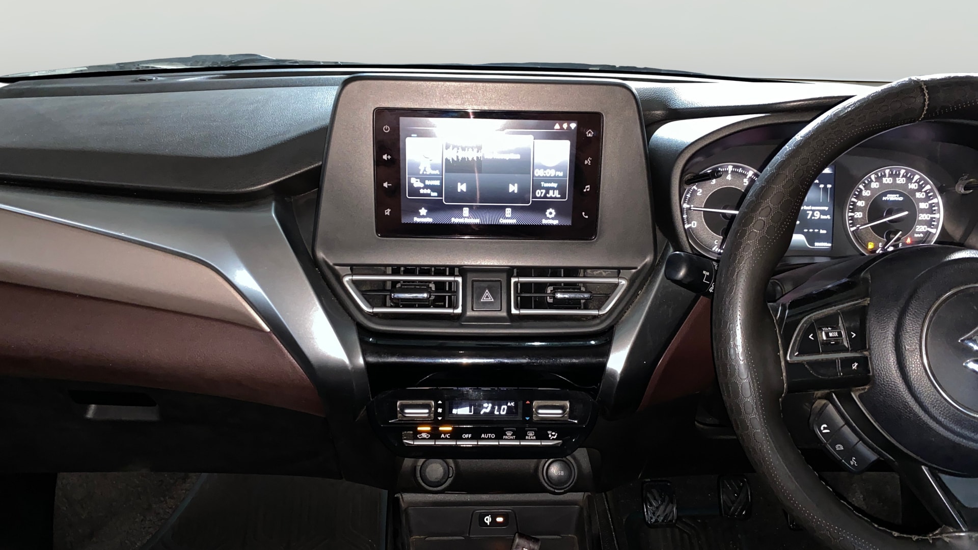 View 2023 Maruti Suzuki 1000 Base Variant Image 17 Used 2023 Maruti Suzuki 1000 Base Variant Image 17