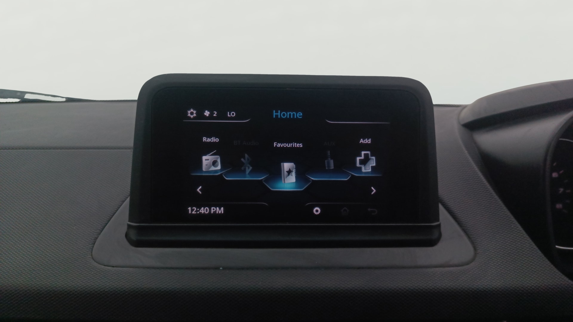 View 2018 Tata Nexon Revotron XE Image 17 Used 2018 Tata Nexon Revotron XE Image 17