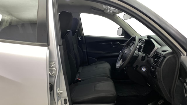View Mahindra KUV100 Image 25 Used Mahindra KUV100 Image 25