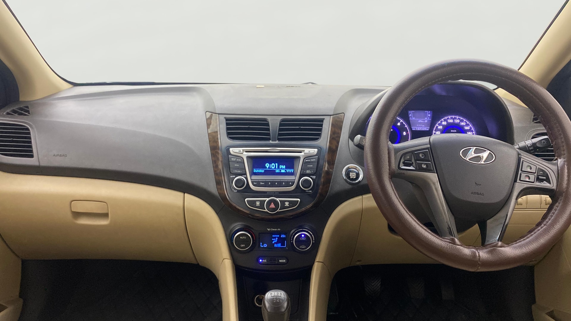 View 2015 Hyundai Fluidic Verna 1.4 CRDI Base Image 17 Used 2015 Hyundai Fluidic Verna 1.4 CRDI Base Image 17