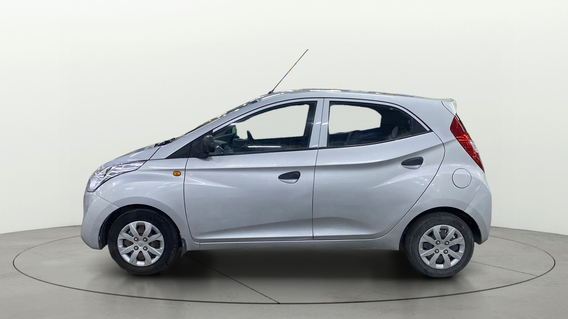 View 2016 Hyundai EON Magna Plus Image 24 Used 2016 Hyundai EON Magna Plus Image 24