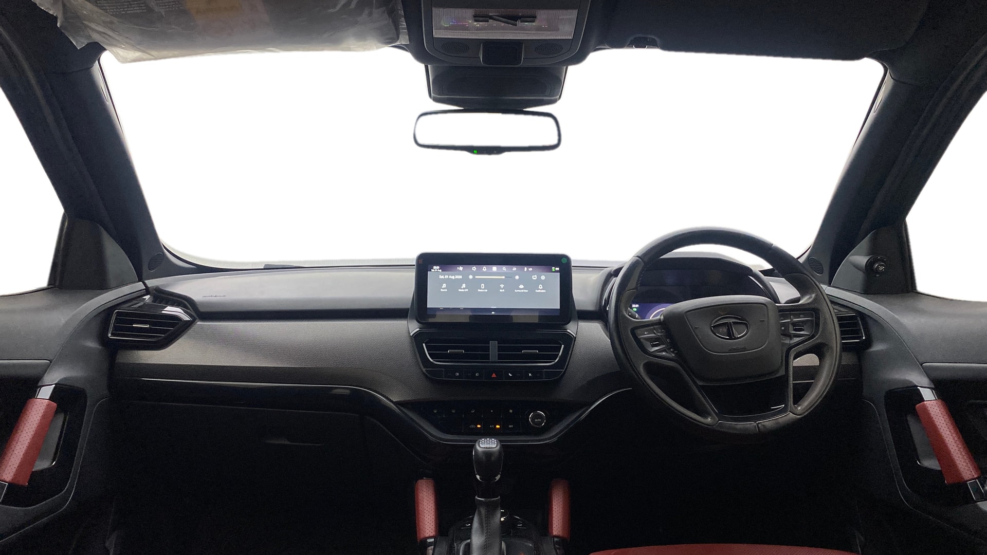 View 2023 Tata Safari 4X2 Image 16 Used 2023 Tata Safari 4X2 Image 16