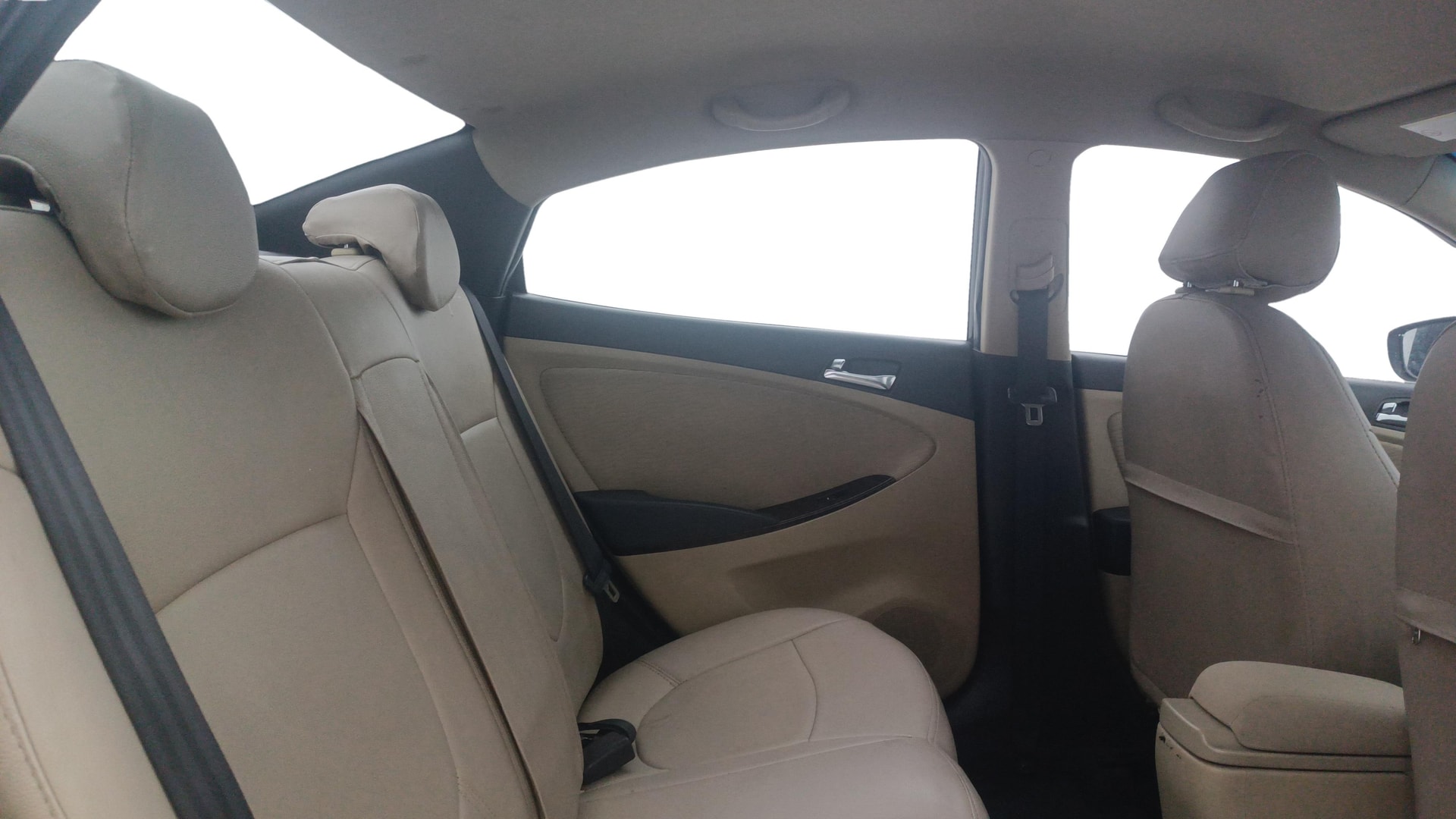 View 2014 Hyundai Fluidic Verna 1.6 VTVT SX Image 34 Used 2014 Hyundai Fluidic Verna 1.6 VTVT SX Image 34