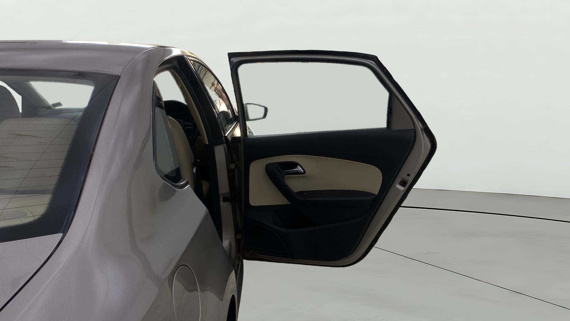 View 2017 Skoda Rapid 1.6 MPI Style Petrol AT BS IV Image 7 Used 2017 Skoda Rapid 1.6 MPI Style Petrol AT BS IV Image 7