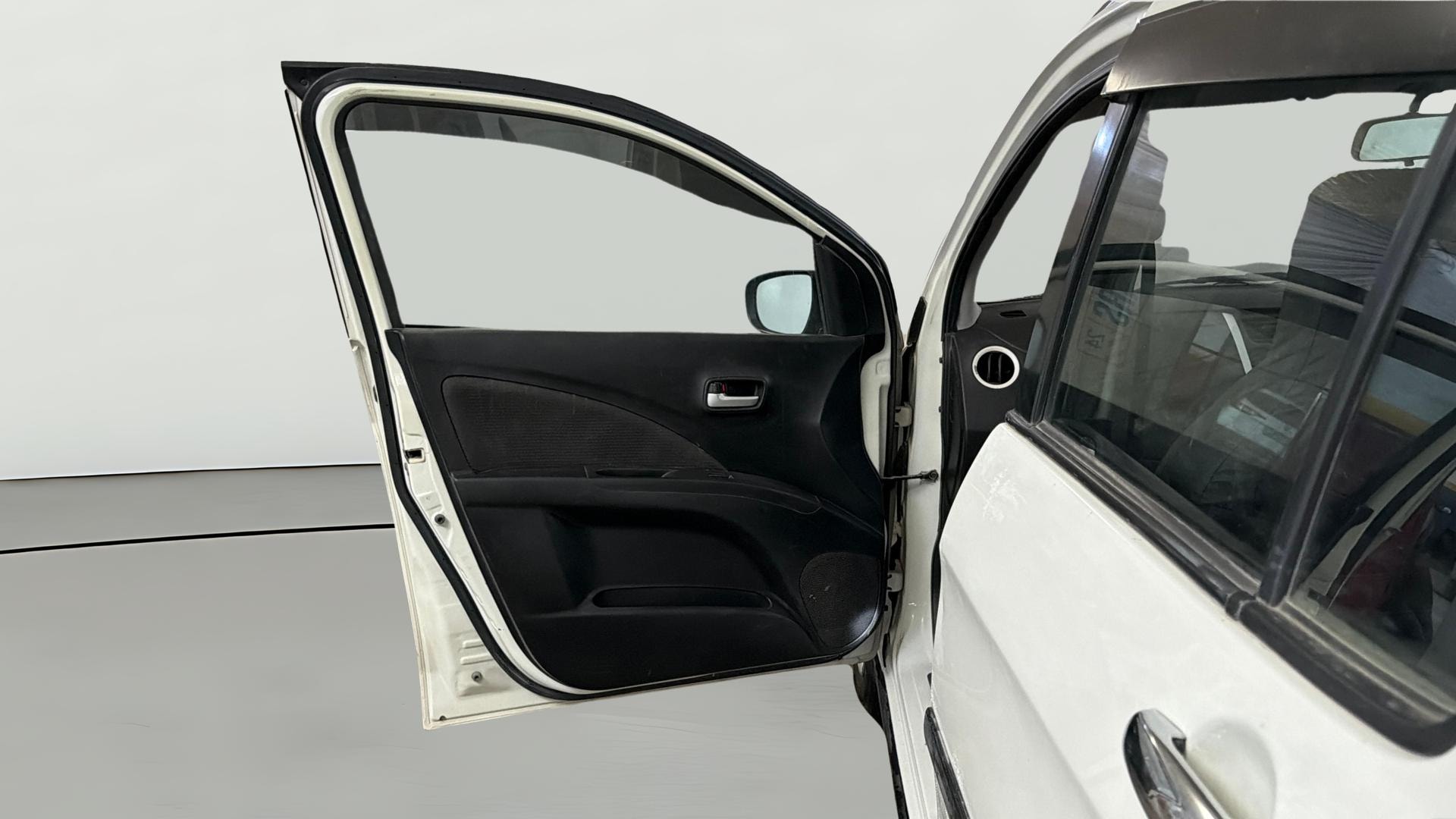 View 2018 Maruti Suzuki 1000 Base Variant Image 30 Used 2018 Maruti Suzuki 1000 Base Variant Image 30