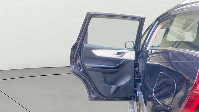 View Mahindra XUV700 Image 16 Used Mahindra XUV700 Image 16
