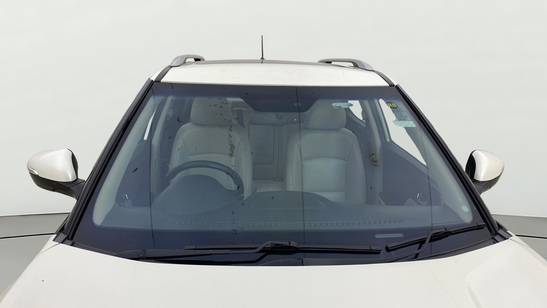 View 2019 Mahindra XUV300 W4 Petrol BS IV Image 38 Used 2019 Mahindra XUV300 W4 Petrol BS IV Image 38