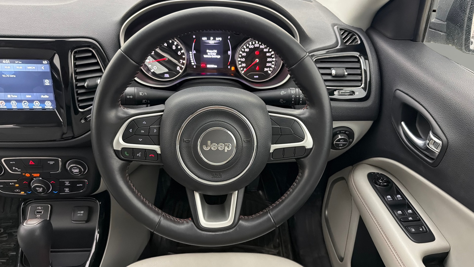 View 2019 Jeep Compass Limited 1.4 Multi AIR Petrol DDCT AT BS IV Image 12 Used 2019 Jeep Compass Limited 1.4 Multi AIR Petrol DDCT AT BS IV Image 12